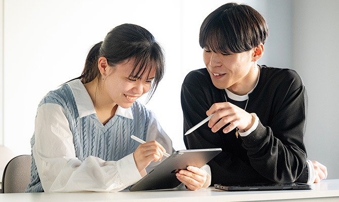 働きながら学べる