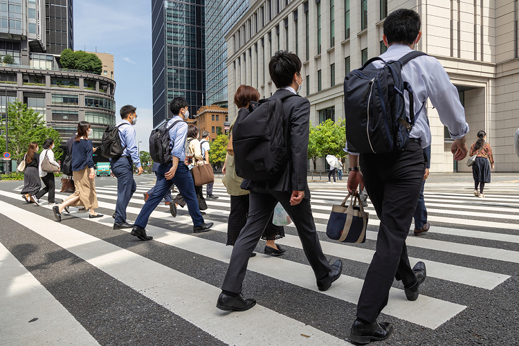大手企業や世界的ブランドとのコラボで磨く実践力
